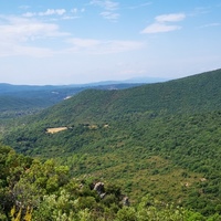 Photo de France - Le Cirque de Mourèze et le Lac du Salagou